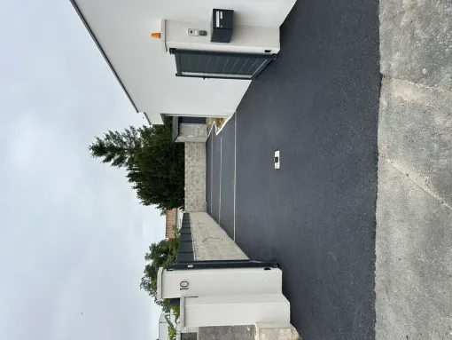 Réalisation d'une cour en enrobés noirs à Saint-Fort-sur-Gironde, Meschers-sur-Gironde, ROBERT TRAVAUX PUBLICS